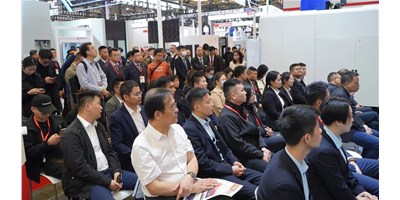 創(chuàng)世紀集團CCMT2024新品發(fā)布會盛大揭幕，高端五軸機床引領行業(yè)創(chuàng)新潮流